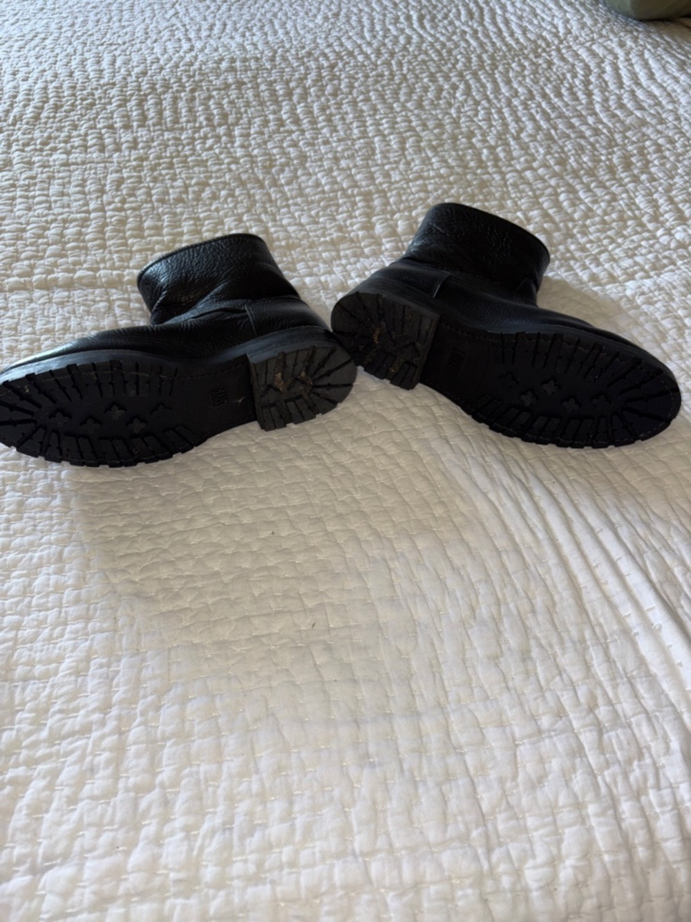 Frye Women’s Natalie Short Engineer Lug Black Leather Buckle Boots EUC 8.5 - Picture 6 of 11